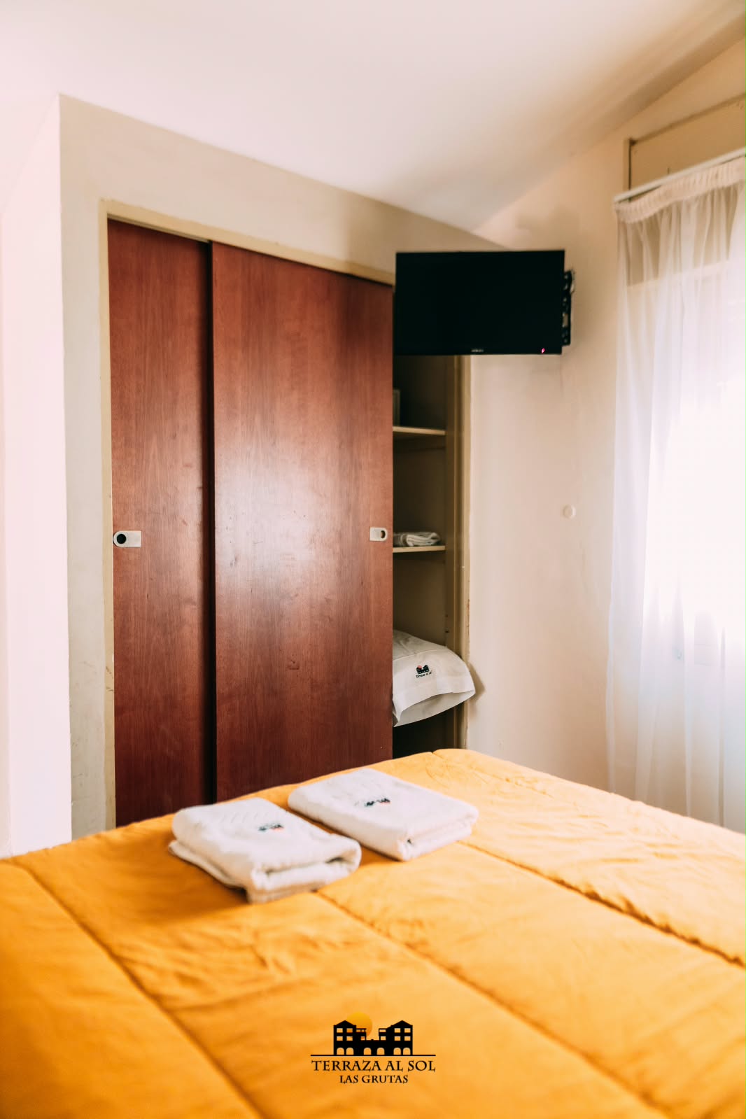 Dormitorio con placard